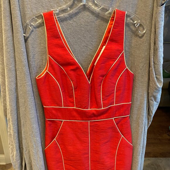 Trina Turk Dresses & Skirts - Trina Turk Los Angeles Dress Waist Sleeveless in Red Size 6 Fit And Flare